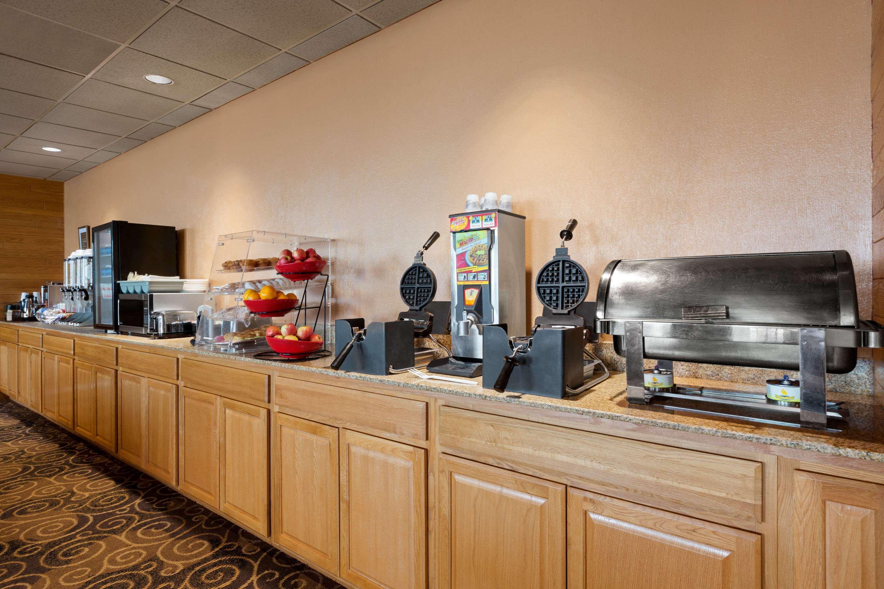 Ramada By Wyndham Bismarck Hotel Luaran gambar
