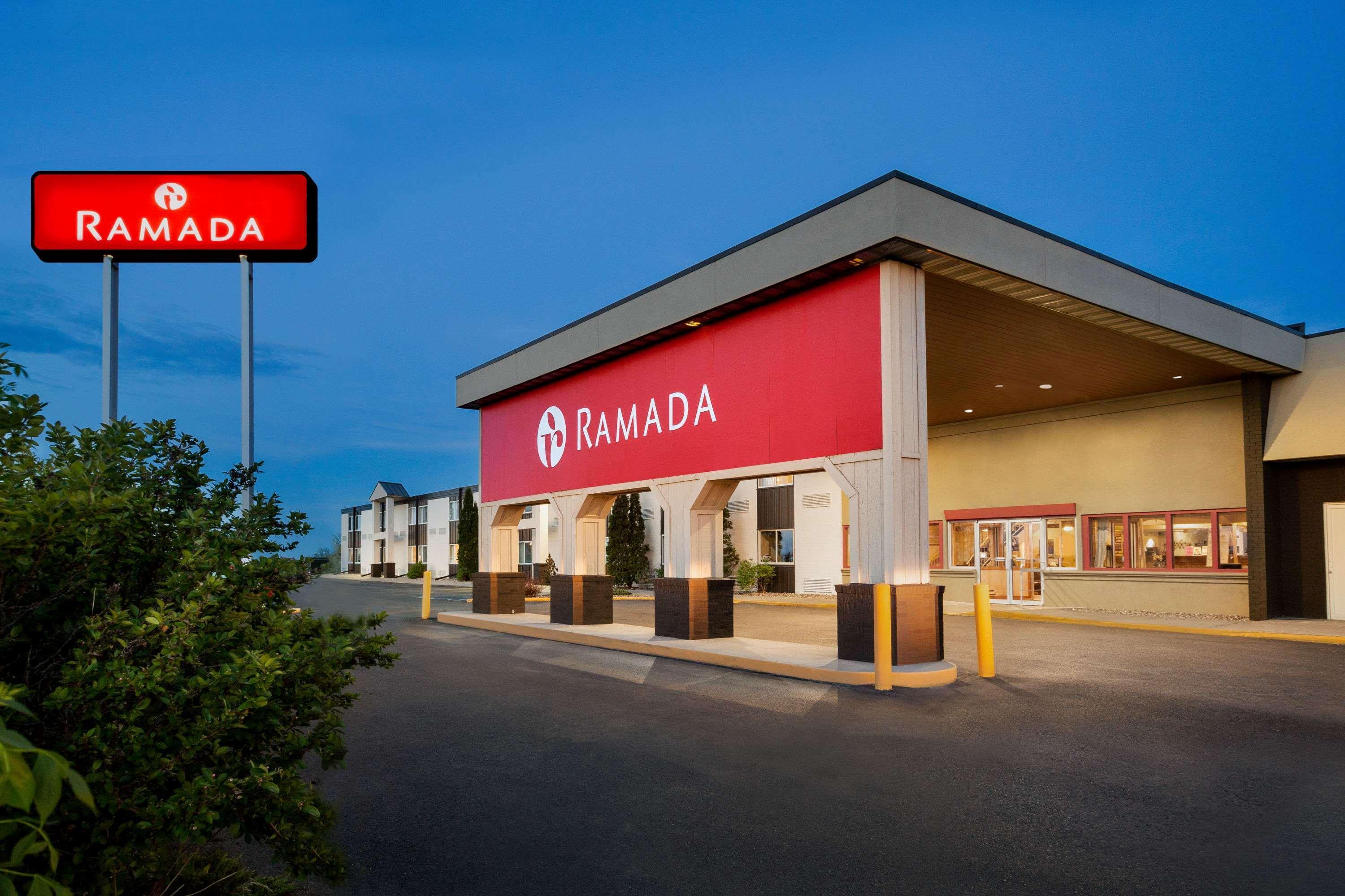 Ramada By Wyndham Bismarck Hotel Luaran gambar