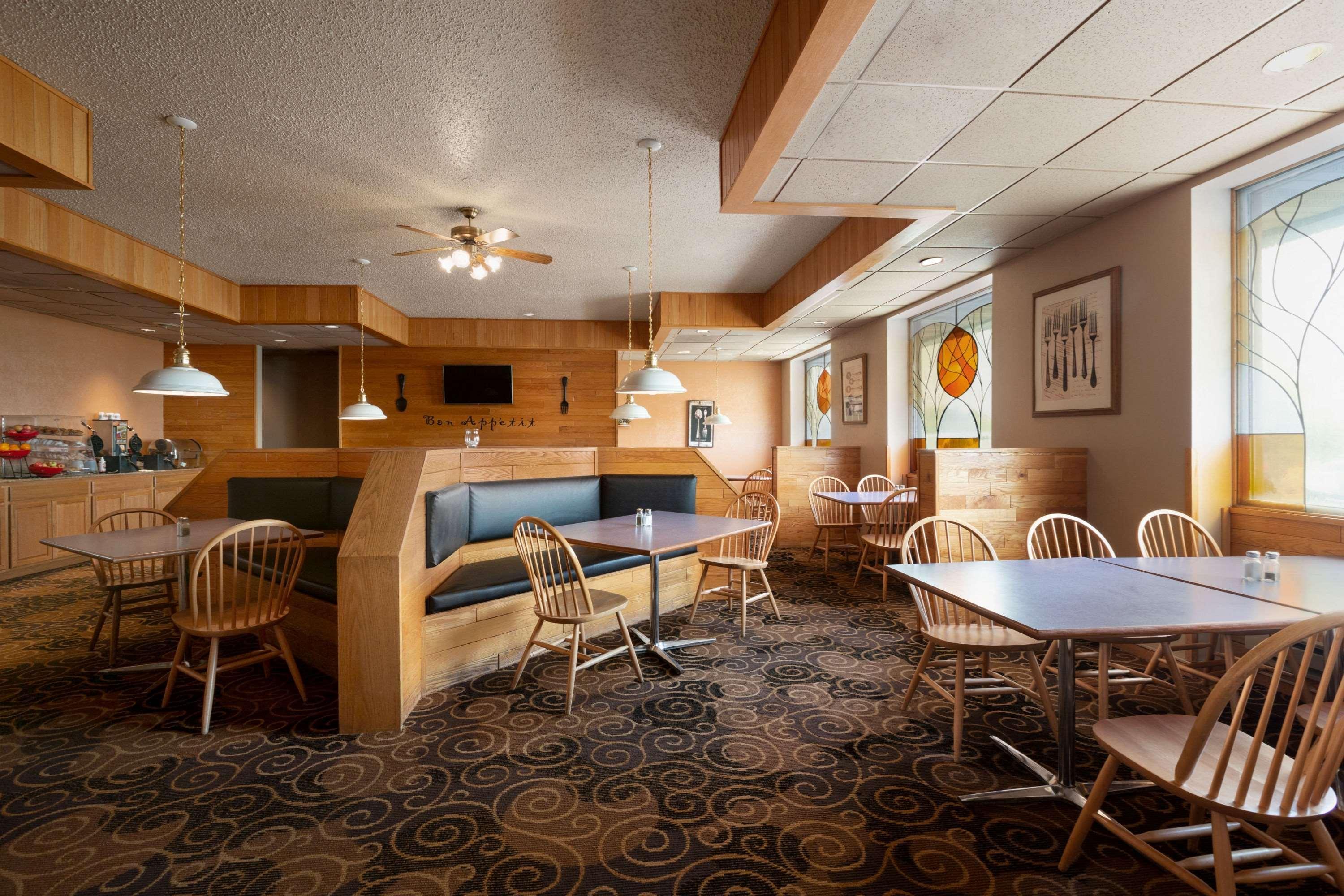 Ramada By Wyndham Bismarck Hotel Luaran gambar