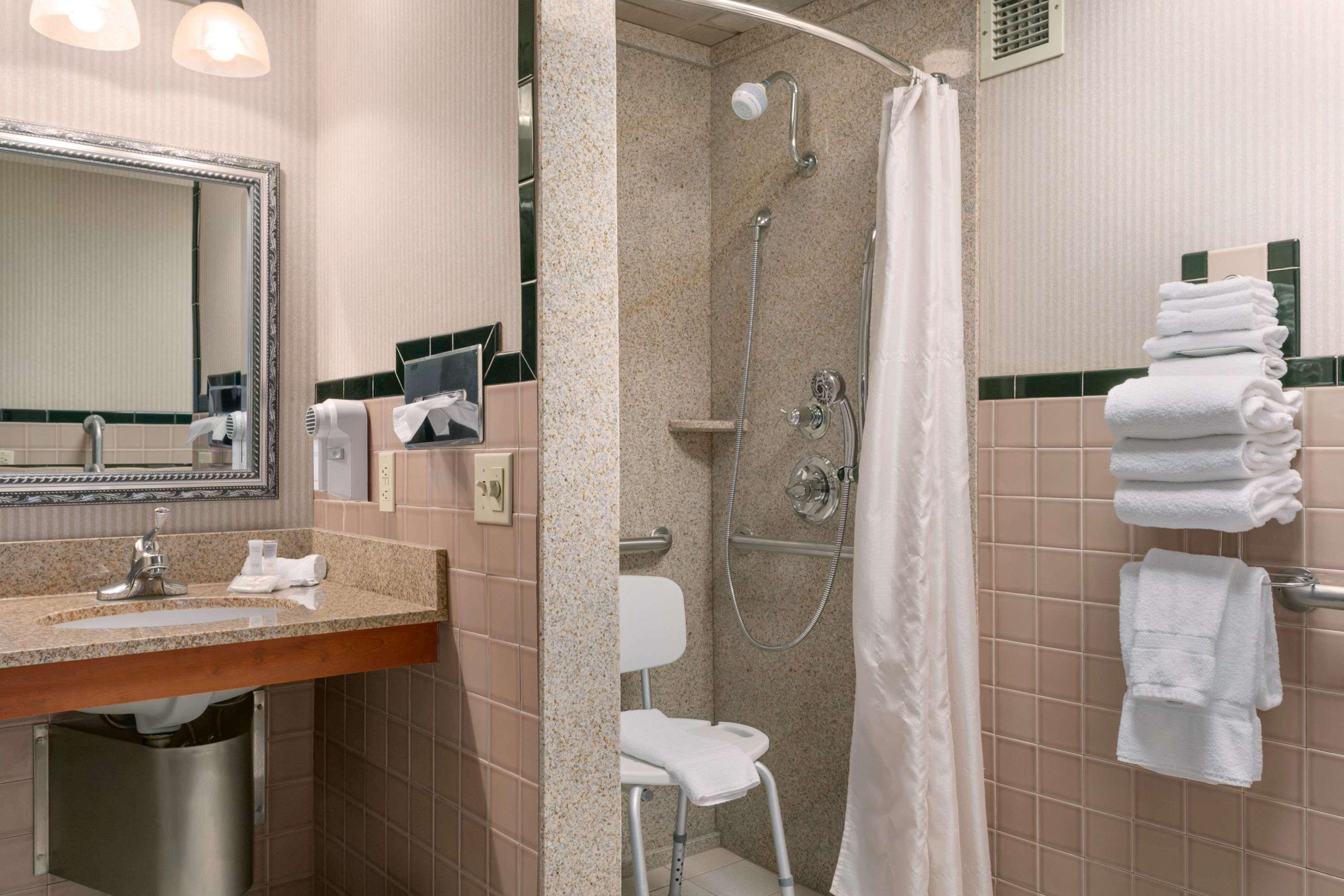 Ramada By Wyndham Bismarck Hotel Luaran gambar