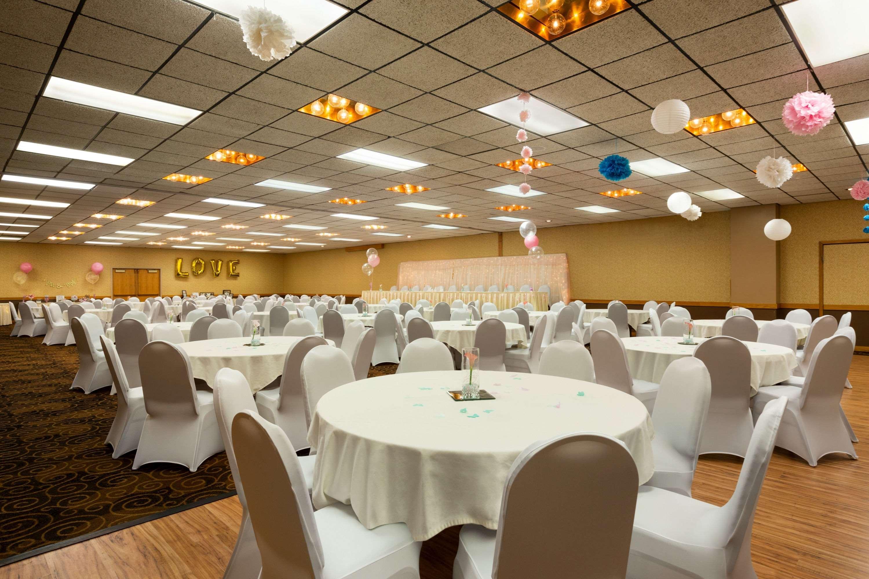 Ramada By Wyndham Bismarck Hotel Luaran gambar