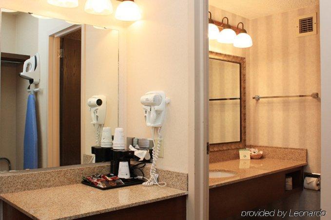 Ramada By Wyndham Bismarck Hotel Bilik gambar